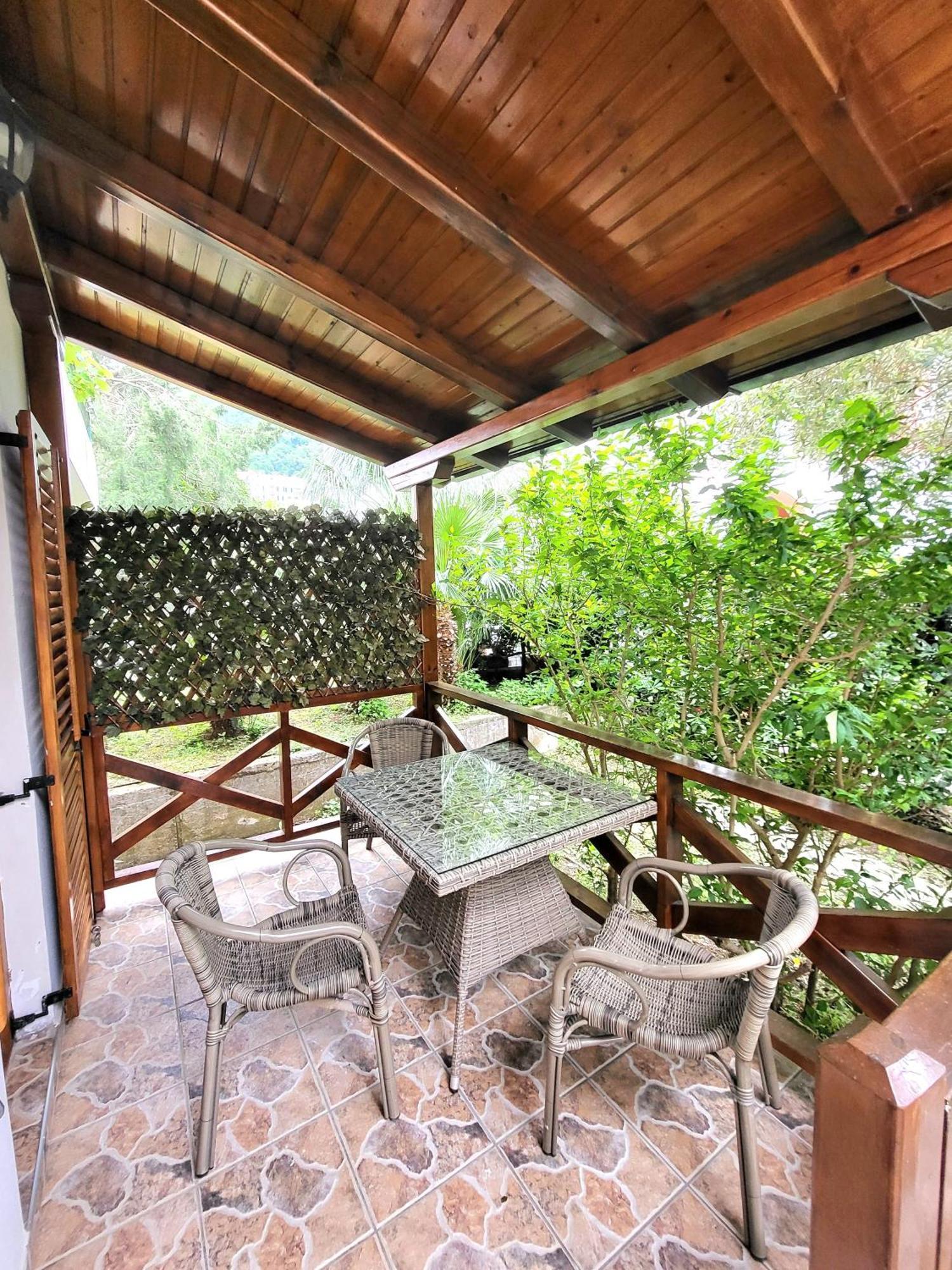 Apartments Maris Garden Petrovac エクステリア 写真